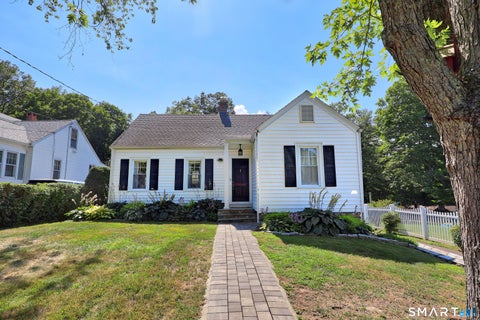 Homes For Sale - 12 Yale Avenue<br/> Middlebury, CT 06762