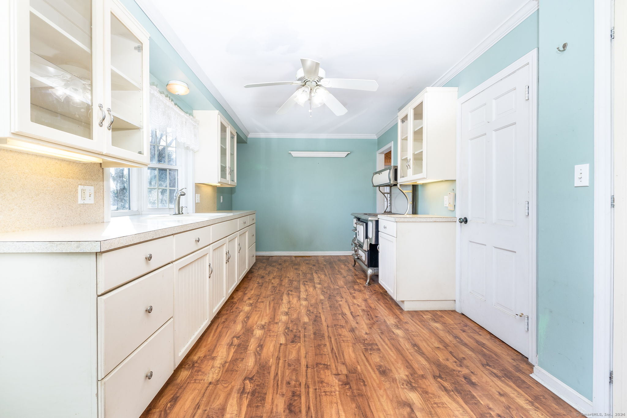 Colchester, Connecticut 06415, United States, 4 Bedrooms Bedrooms, ,2 BathroomsBathrooms,Residential,Pending,24926