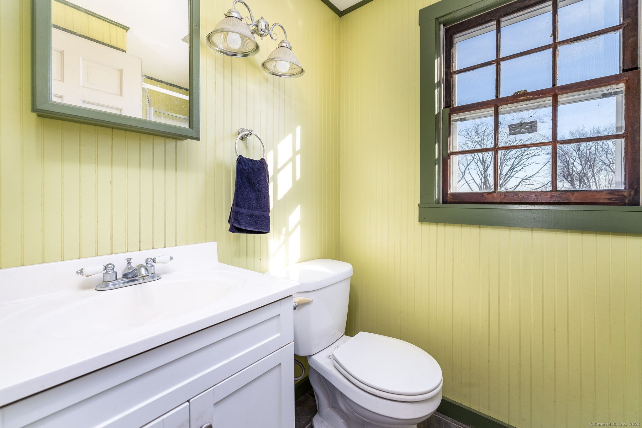 Colchester, Connecticut 06415, United States, 4 Bedrooms Bedrooms, ,2 BathroomsBathrooms,Residential,Pending,24926