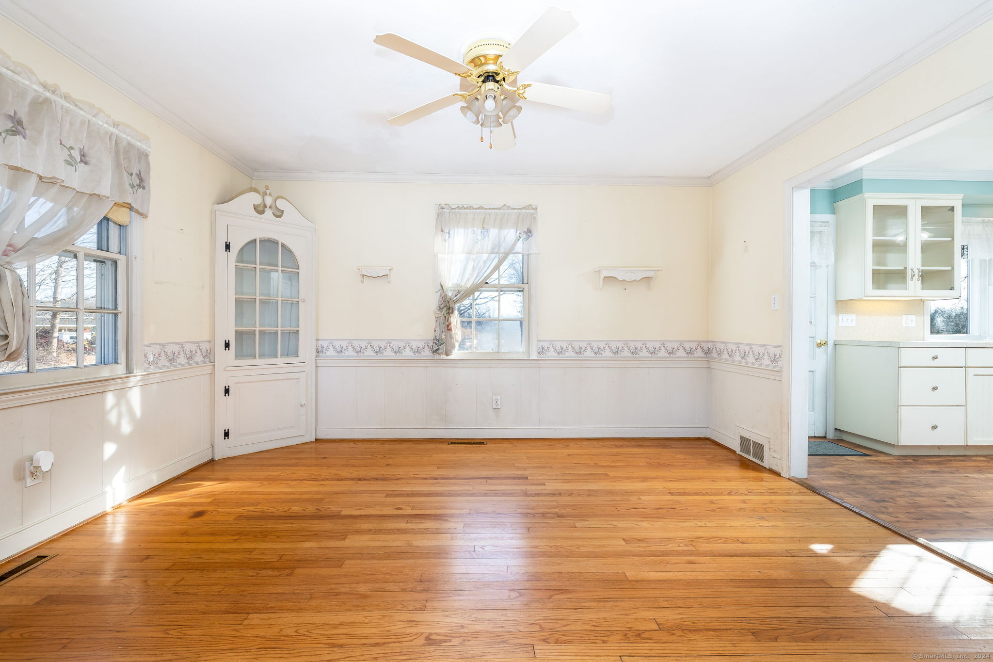 Colchester, Connecticut 06415, United States, 4 Bedrooms Bedrooms, ,2 BathroomsBathrooms,Residential,Pending,24926