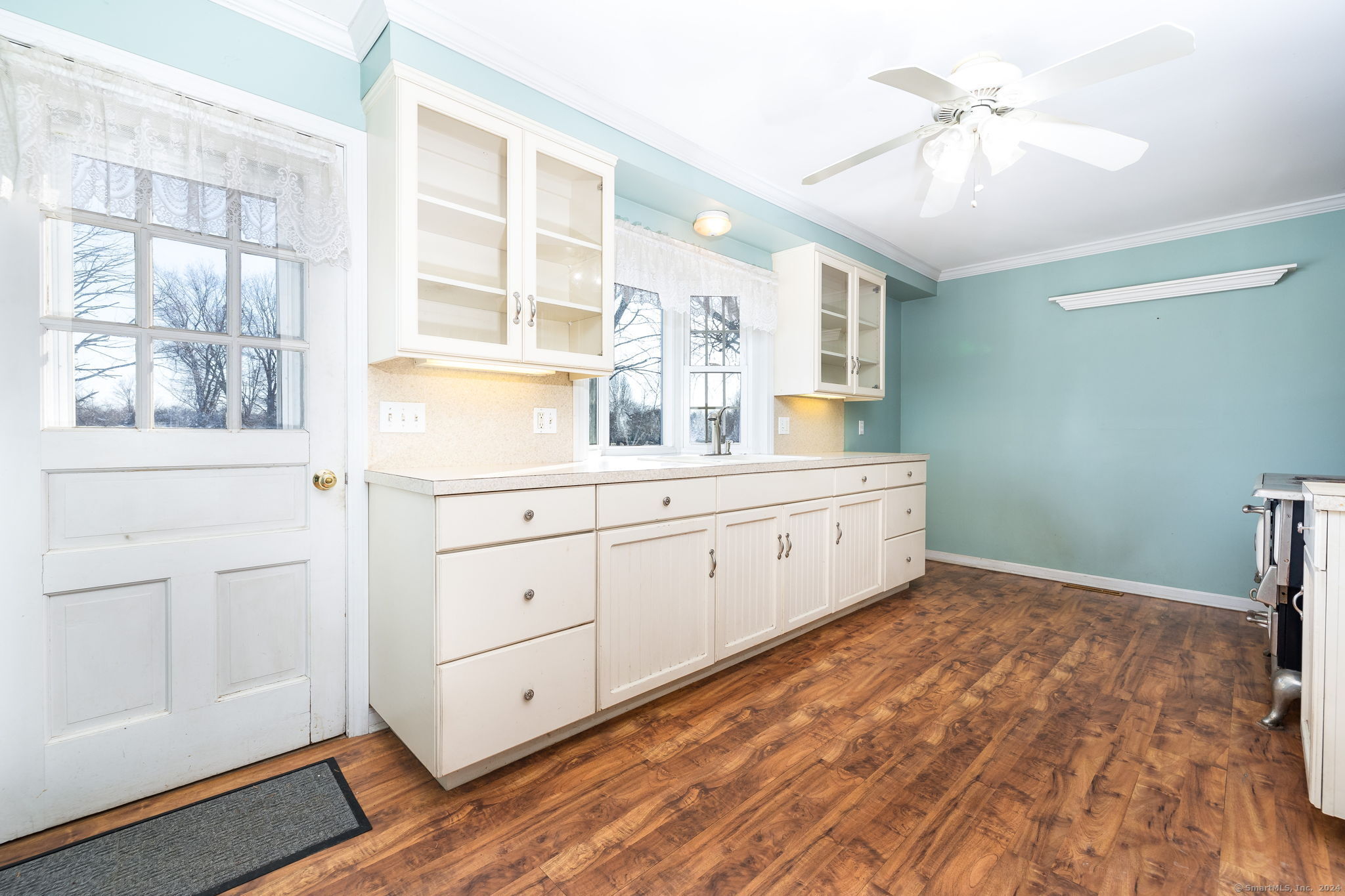 Colchester, Connecticut 06415, United States, 4 Bedrooms Bedrooms, ,2 BathroomsBathrooms,Residential,Pending,24926