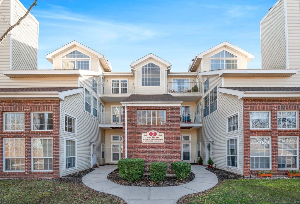 126 Carriage Crossing, Middletown, CT 06457, MLS 24002723 Howard Hanna