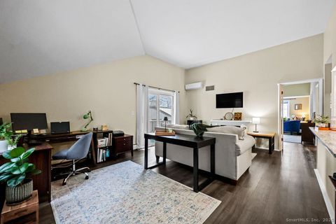 Tiny photo for 9 Talcott Ridge Road #A4, Farmington, CT 06032 (MLS # 24141606)