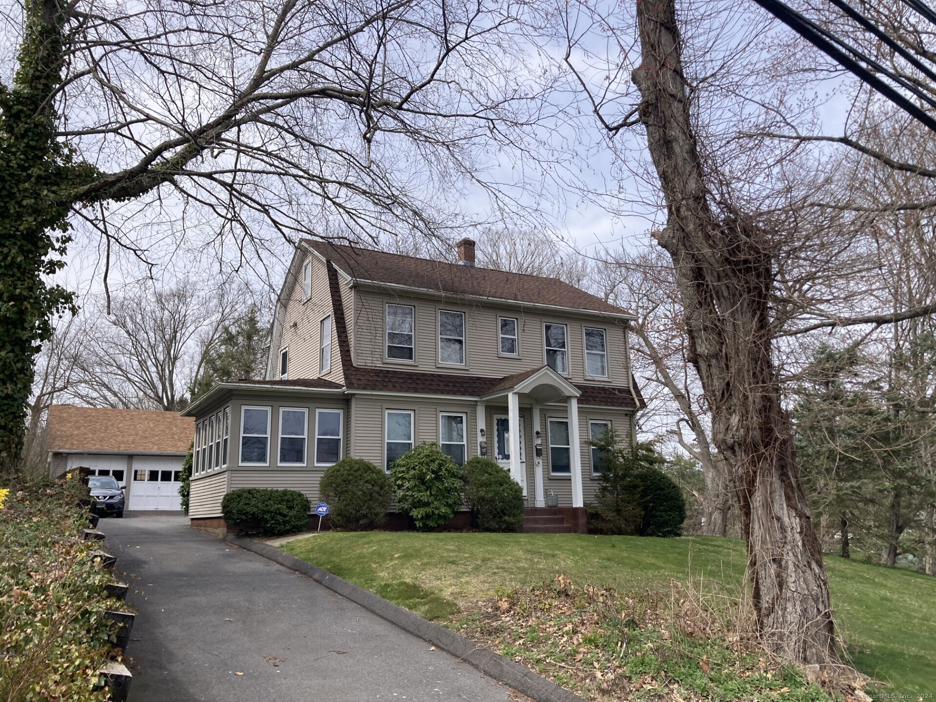 Rental Property at 5 Ridge Road, Middletown, Connecticut - Bedrooms: 1 
Bathrooms: 1 
Rooms: 5  - $1,700 MO.