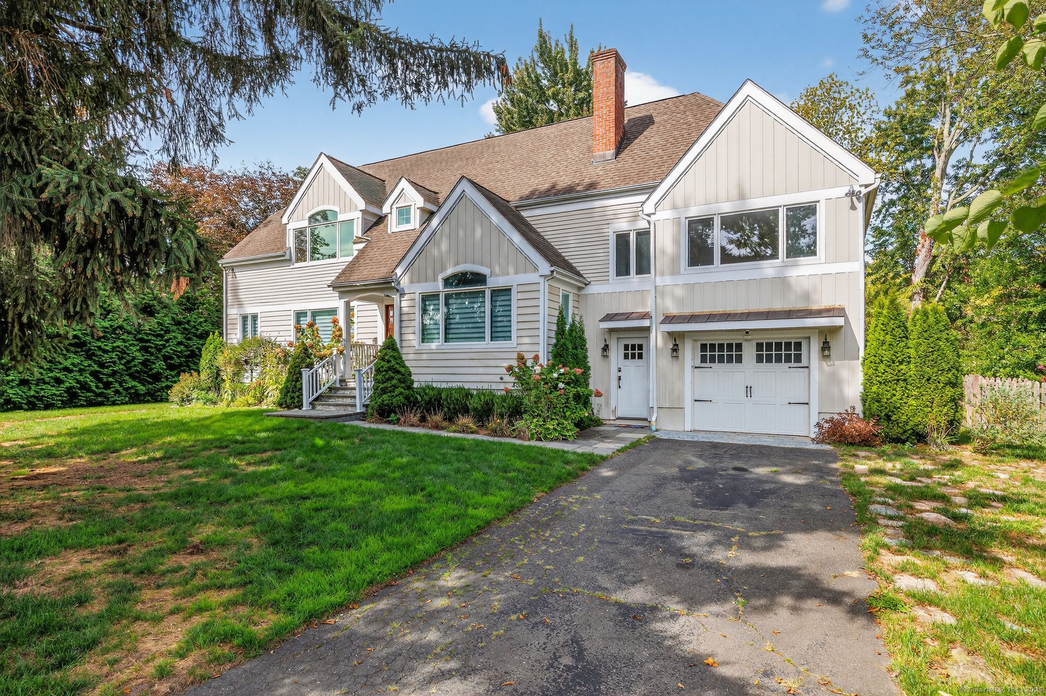 42 Kings Highway South