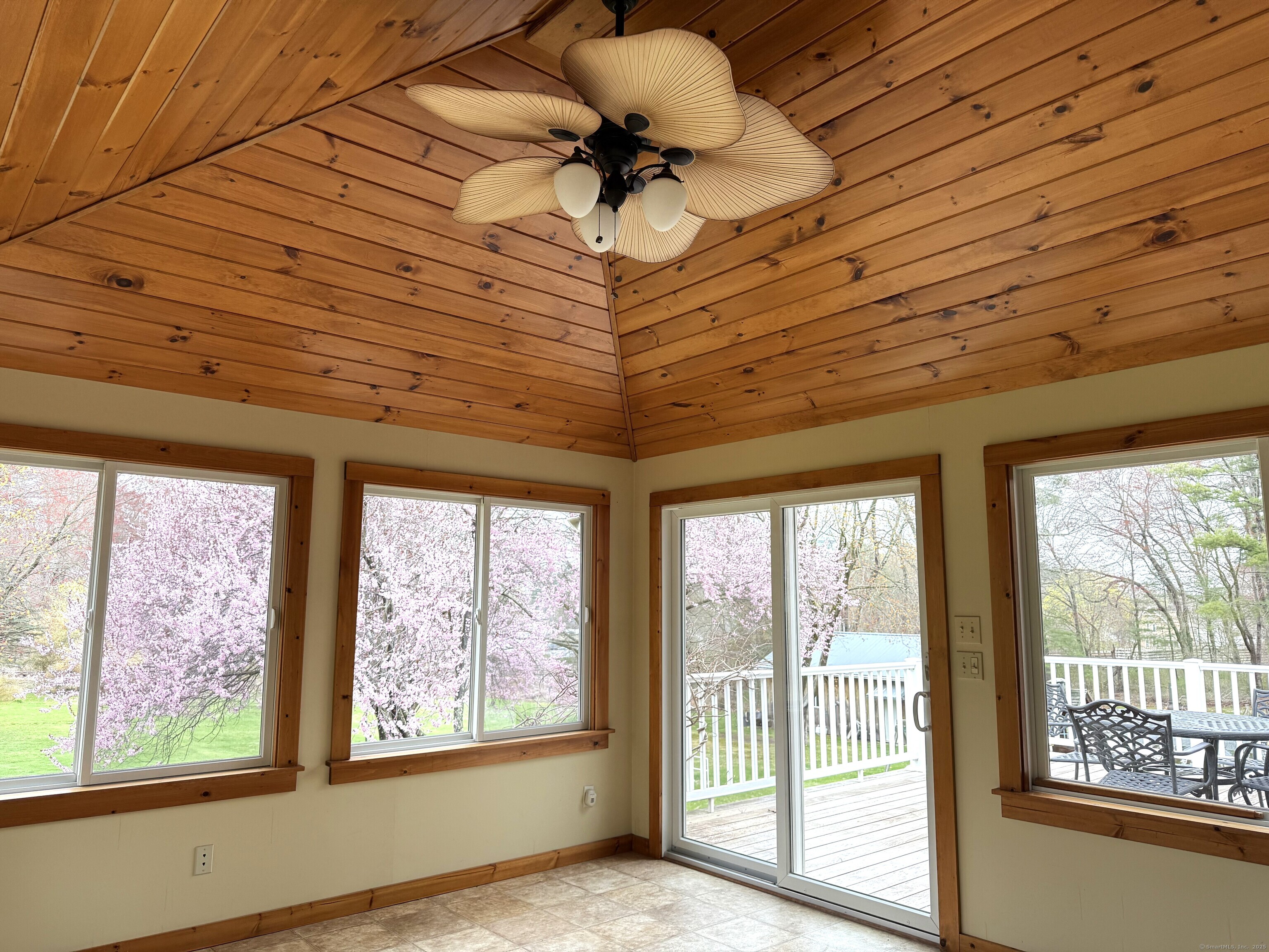 16 Maple Avenue, East Windsor, Connecticut image 12