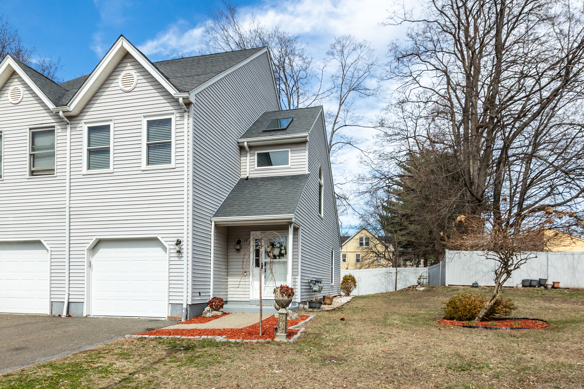 16 Maple Street 11