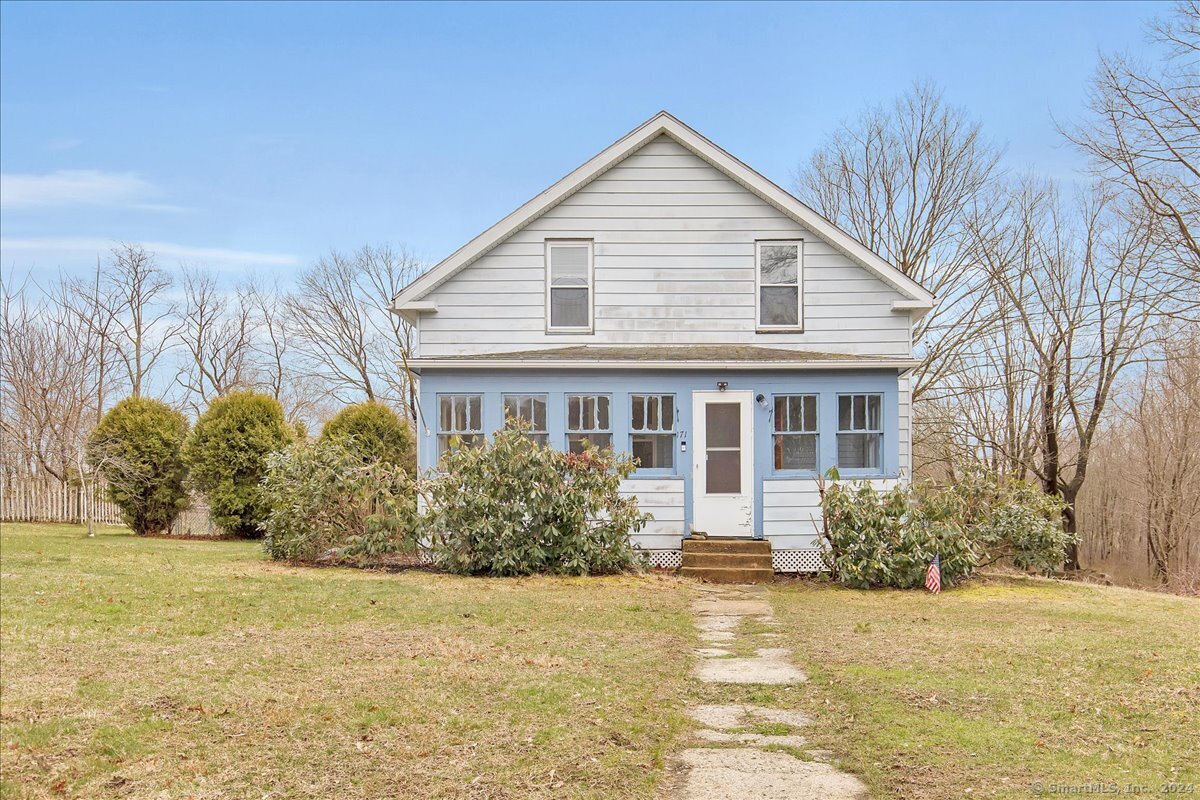 171 W Old Route 6 Road, Hampton, Connecticut - 3 Bedrooms  
1 Bathrooms  
6 Rooms - 