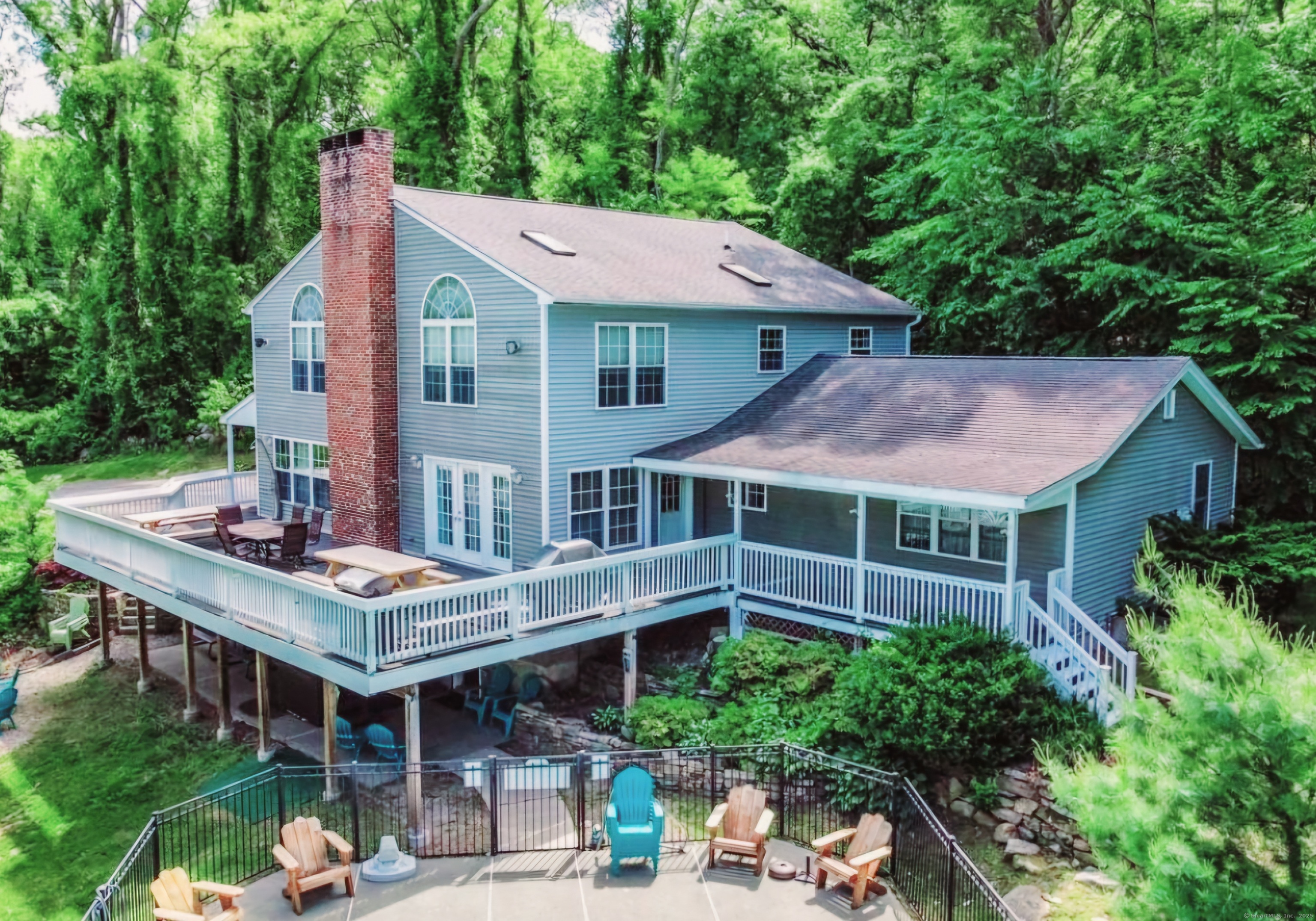 Bittersweet Drive, Ledyard, Connecticut - 4 Bedrooms  
3 Bathrooms  
8 Rooms - 