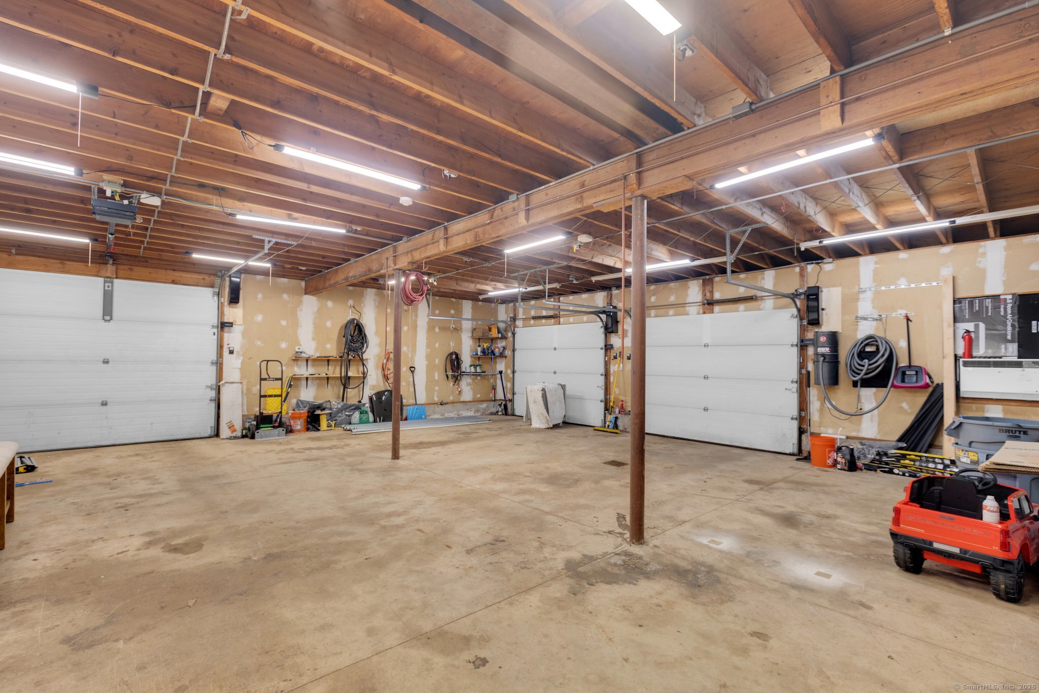 1190 Peck Lane, Cheshire, Connecticut image 38