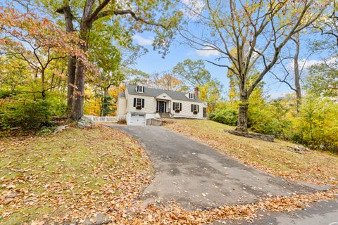 Photo of 32 Cedarhurst Lane, Milford, CT 06461 (MLS # 24134914)