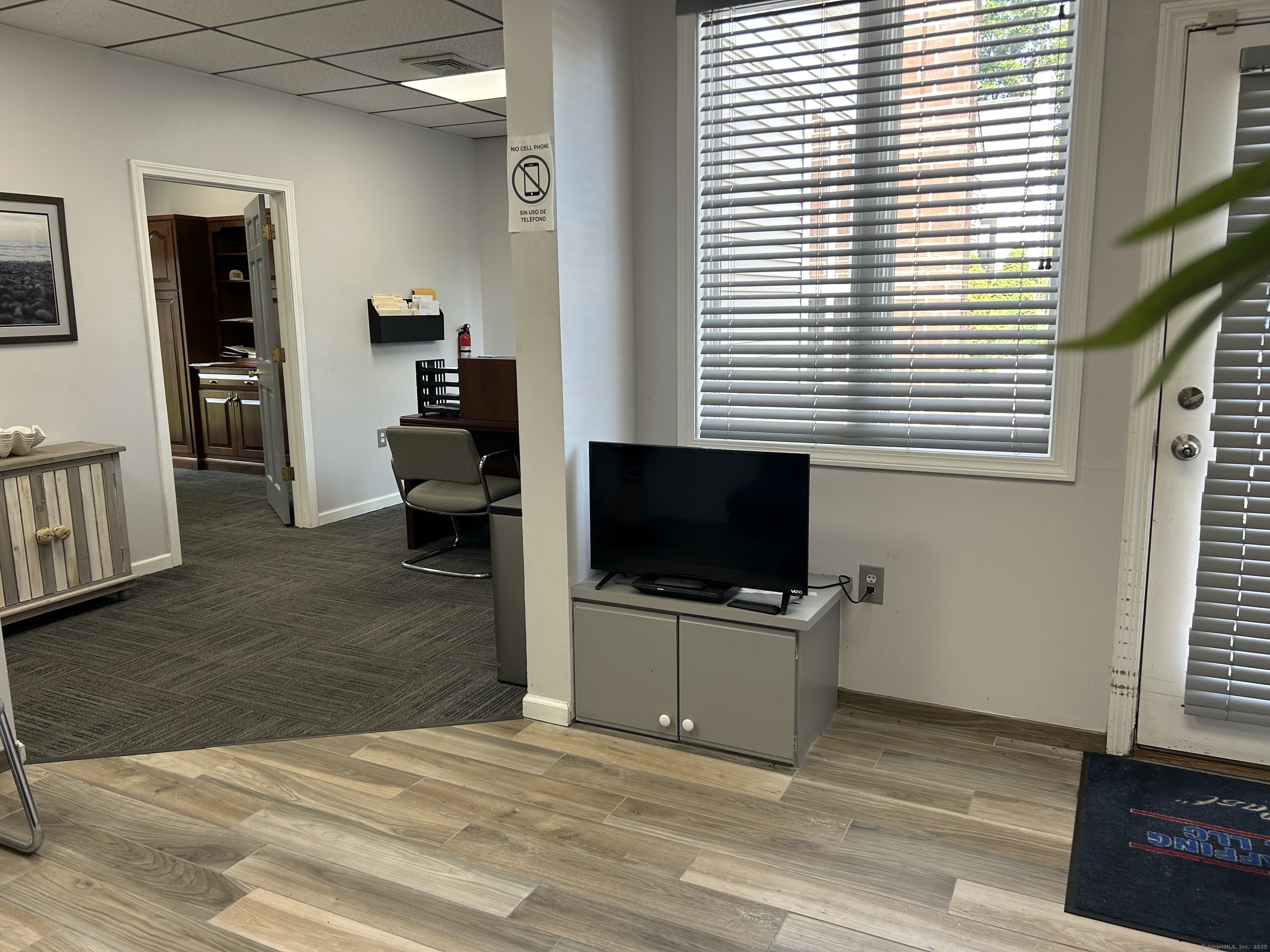 Windsor Locks, Connecticut 06096, United States, ,Residential,Active,821