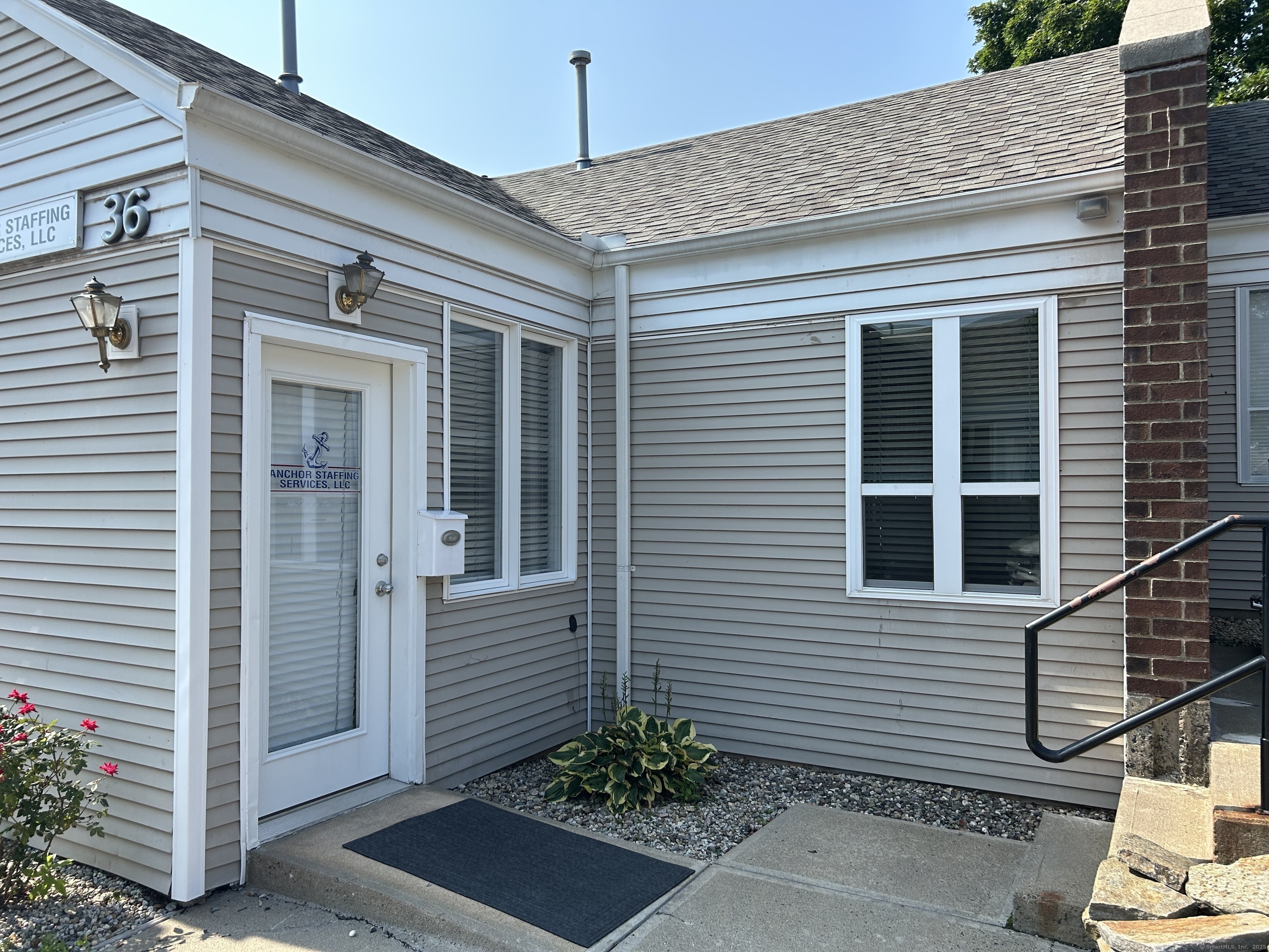 Windsor Locks, Connecticut 06096, United States, ,Residential,Active,821