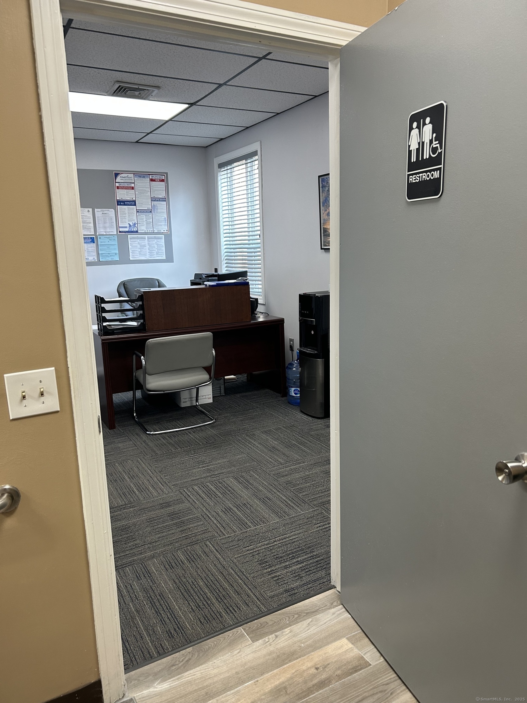 Windsor Locks, Connecticut 06096, United States, ,Residential,Active,821