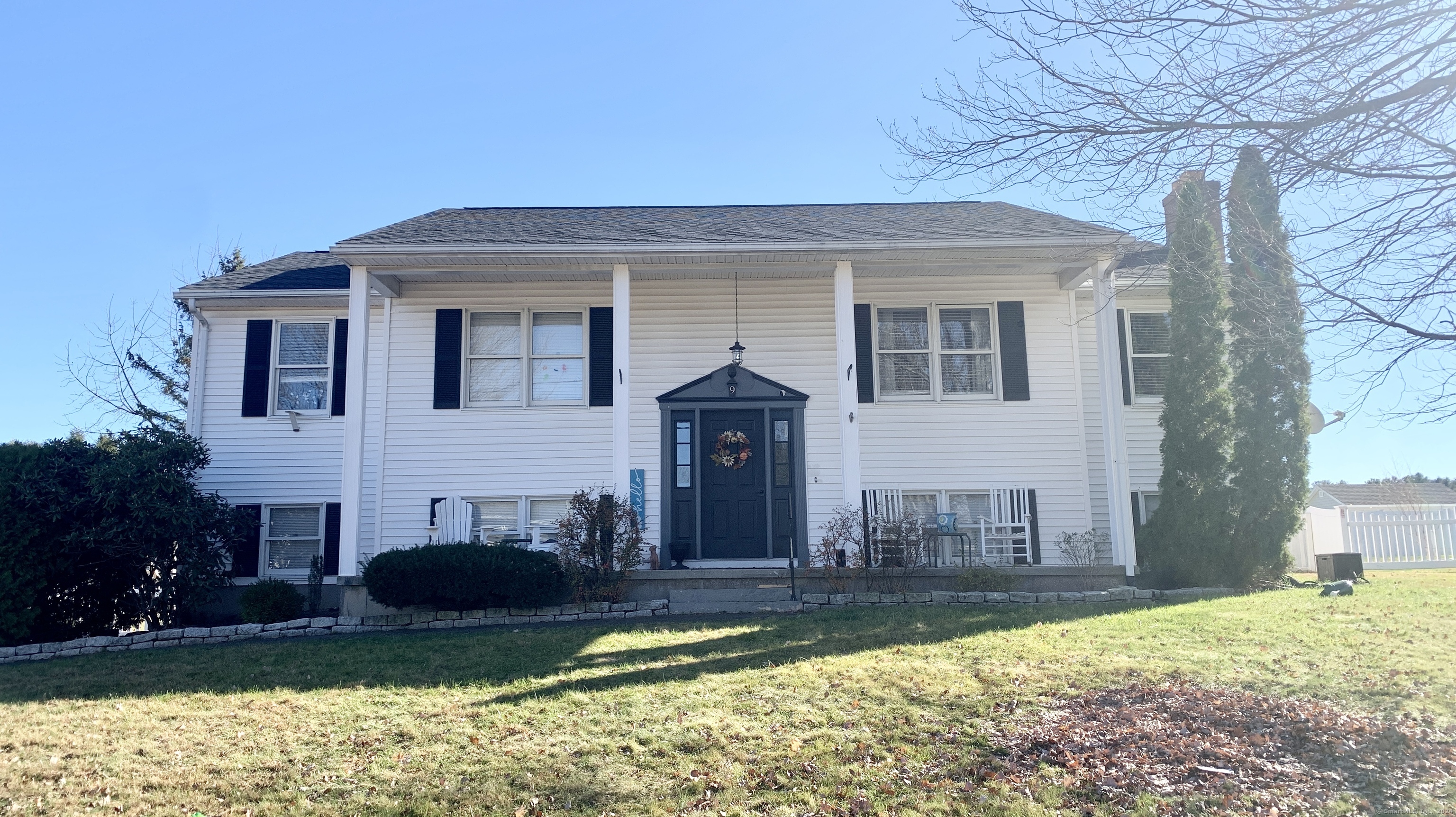 Property for Sale at 9 Renee Lane, Enfield, Connecticut - Bedrooms: 3 
Bathrooms: 2 
Rooms: 5  - $329,900