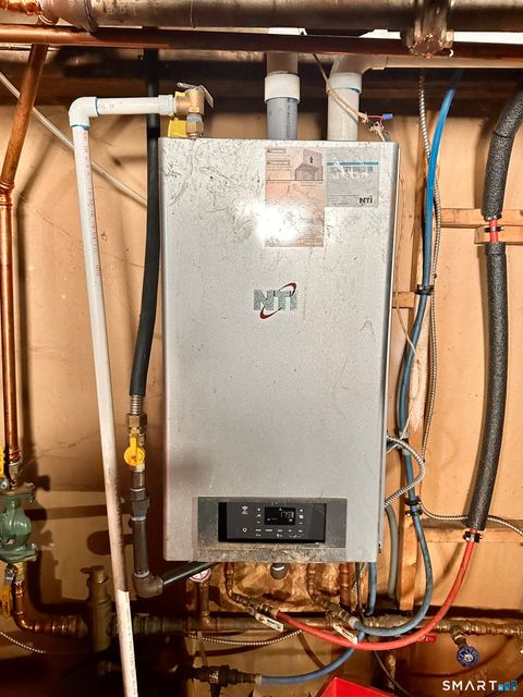 Tiny photo for 16 Henry Street, Hartford, CT 06114 (MLS # 24152320)