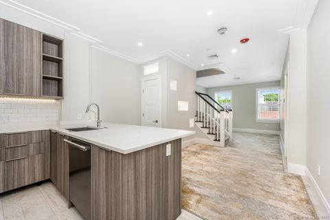 Photo of 1990 Bronson Road #6, Fairfield, CT 06824 (MLS # 24138328)