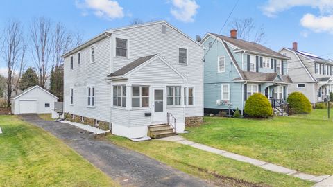 33 Clinton Street, Meriden, CT 06450 - #: 24095393