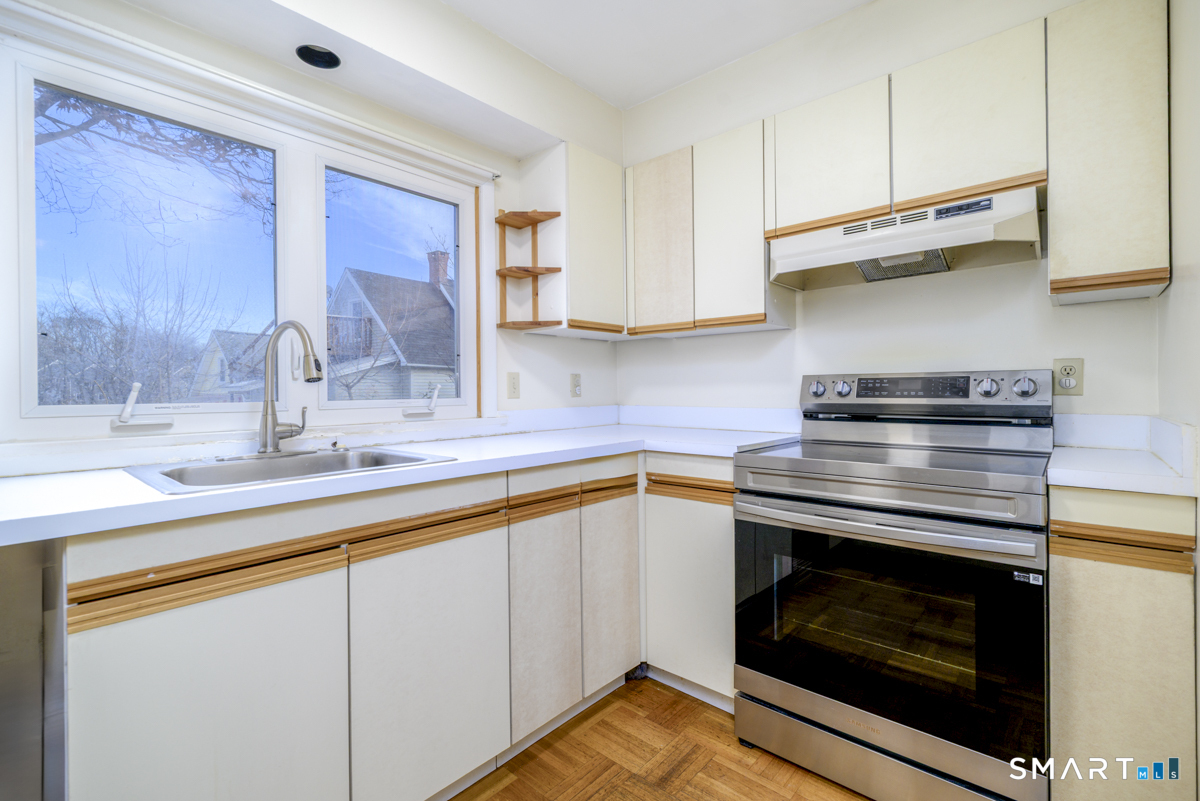 115 Flax Hill Road Apt 10