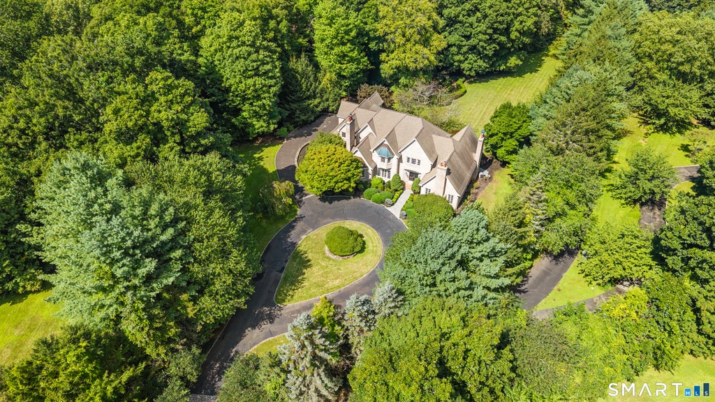 Photo of 10 Weddington Lane, Weston, CT 06883 (MLS # 24197426)