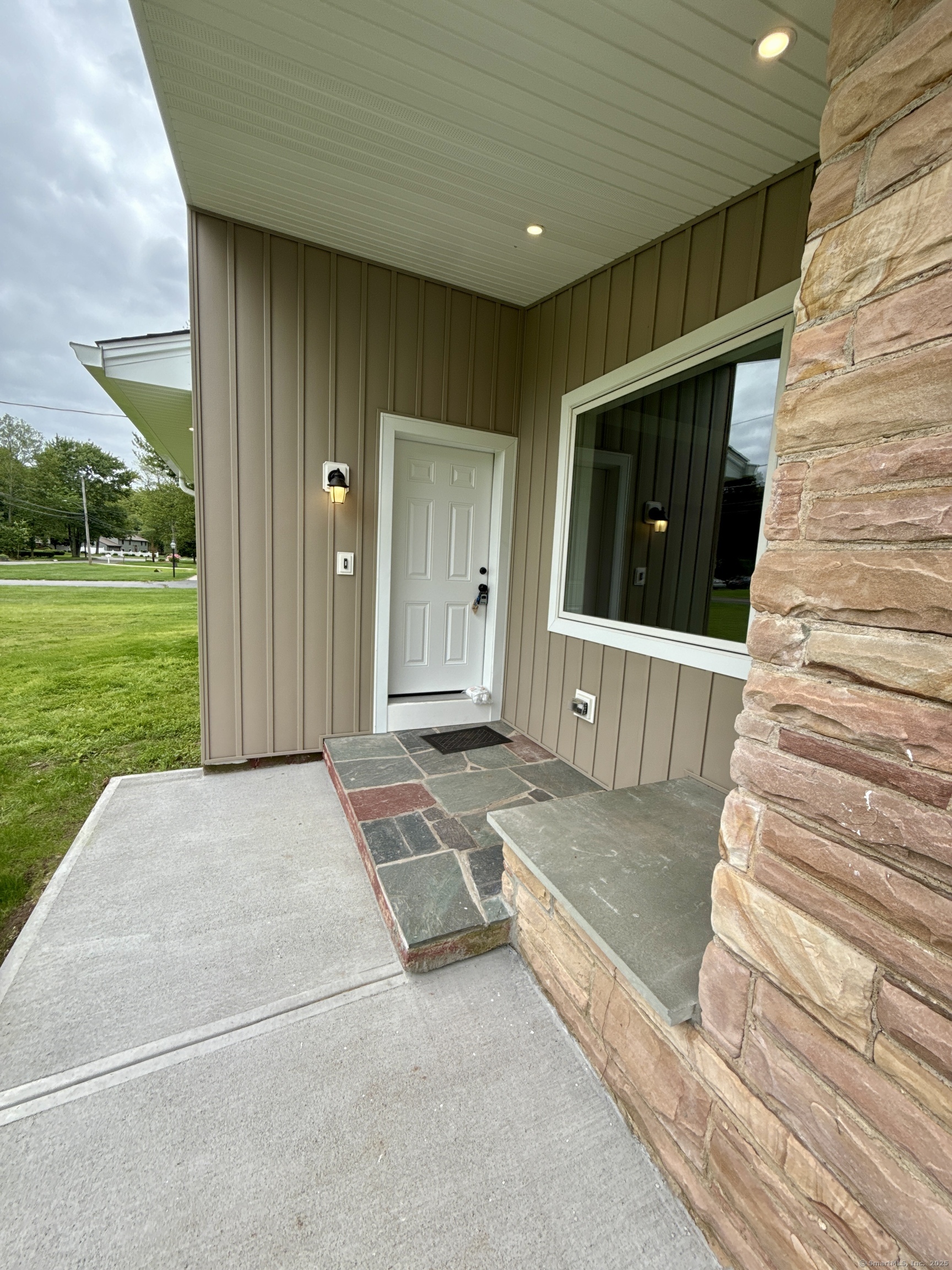 9 Grieb Road, Wallingford, Connecticut image 2