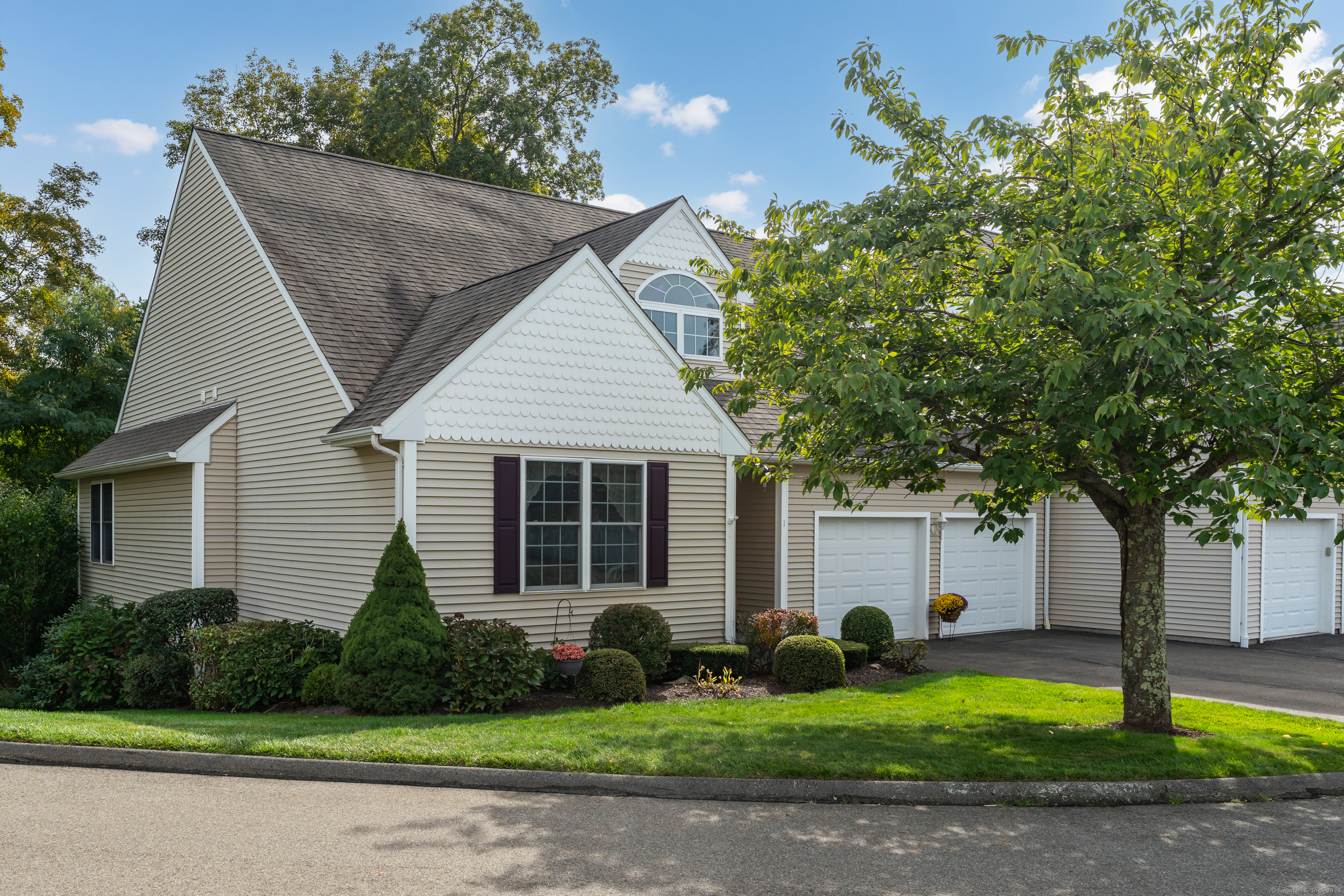 1 Pond View Circle 1