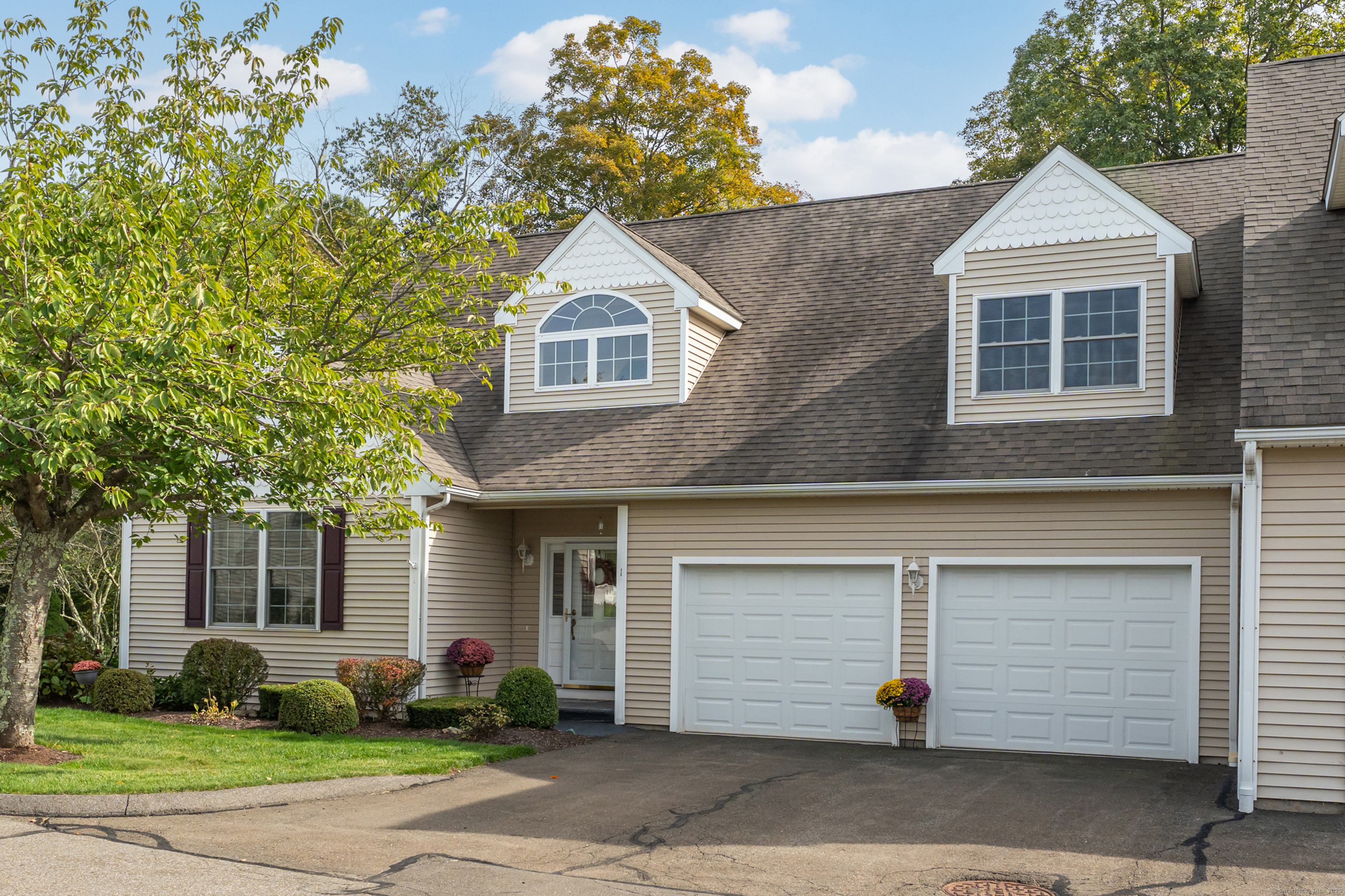 1 Pond View Circle 1