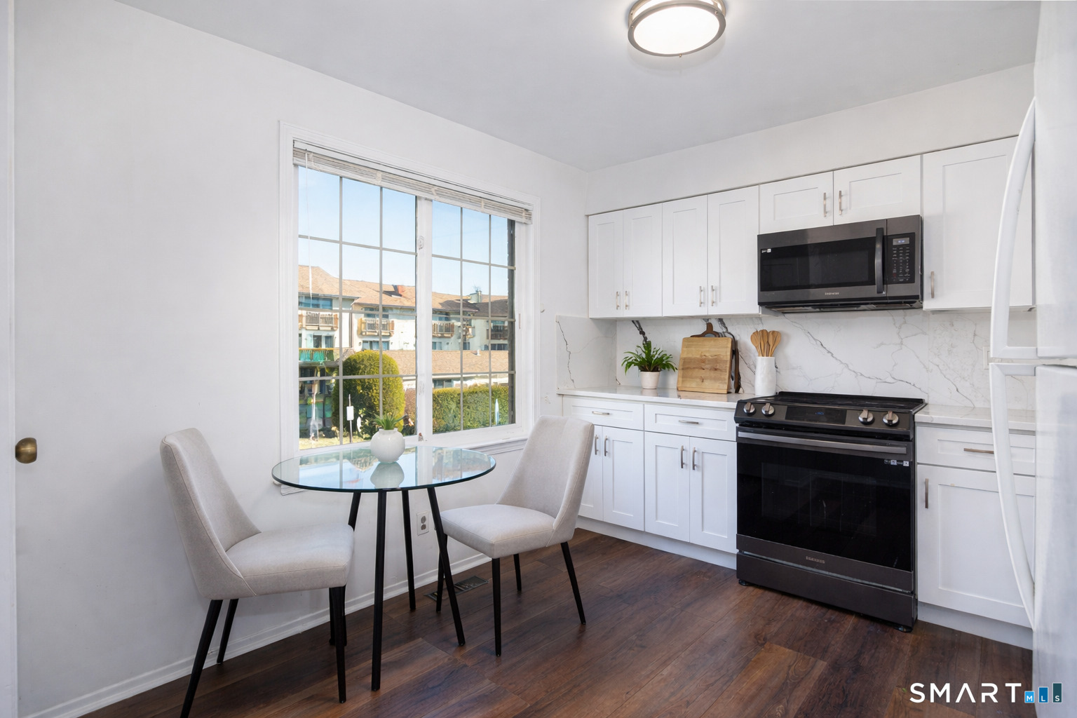 237 Strawberry Hill Avenue APT 27