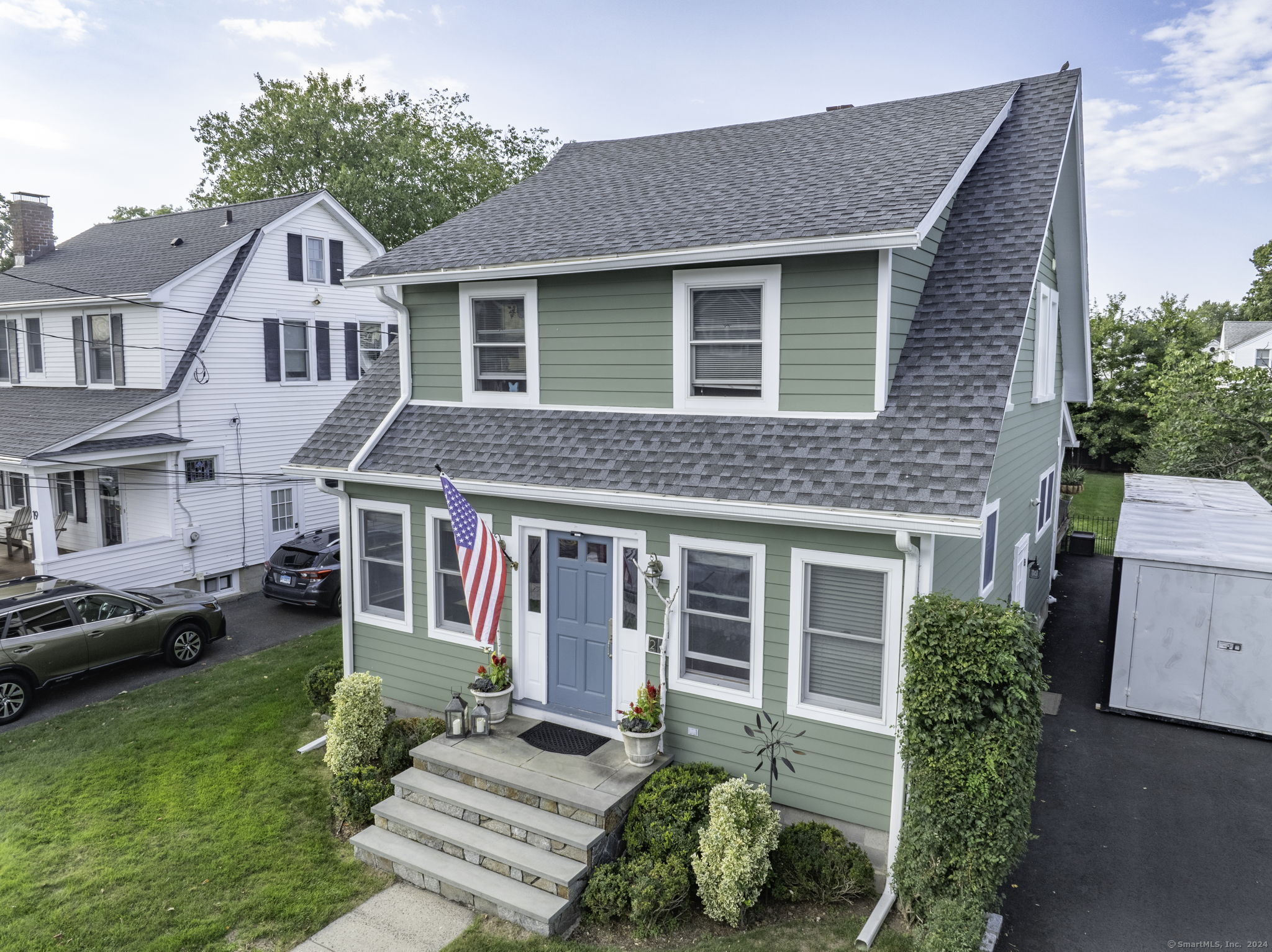 21 Fifth Street, Norwalk, Connecticut - 3 Bedrooms  
2 Bathrooms  
9 Rooms - 