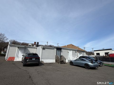 Tiny photo for 1905 State Street #B, Hamden, CT 06517 (MLS # 24160921)