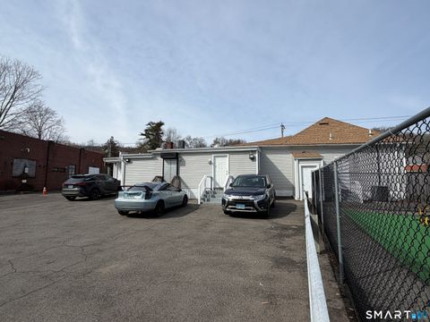 Tiny photo for 1905 State Street #B, Hamden, CT 06517 (MLS # 24160921)