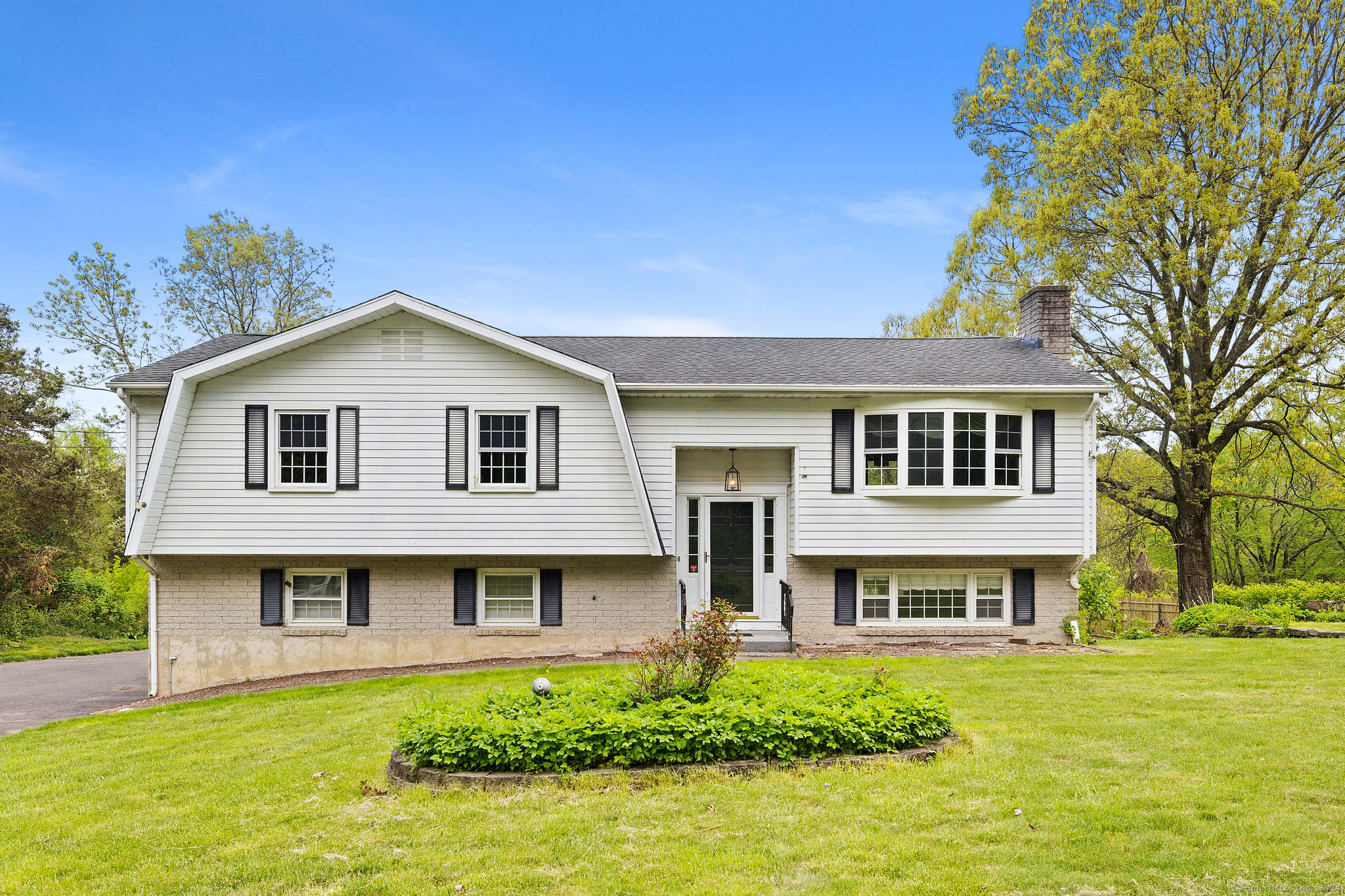 Property for Sale at 328 Bassett Road, Watertown, Connecticut - Bedrooms: 3 
Bathrooms: 2 
Rooms: 6  - $350,000