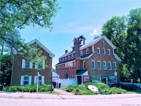 8 Holley Street Salisbury CT 06039