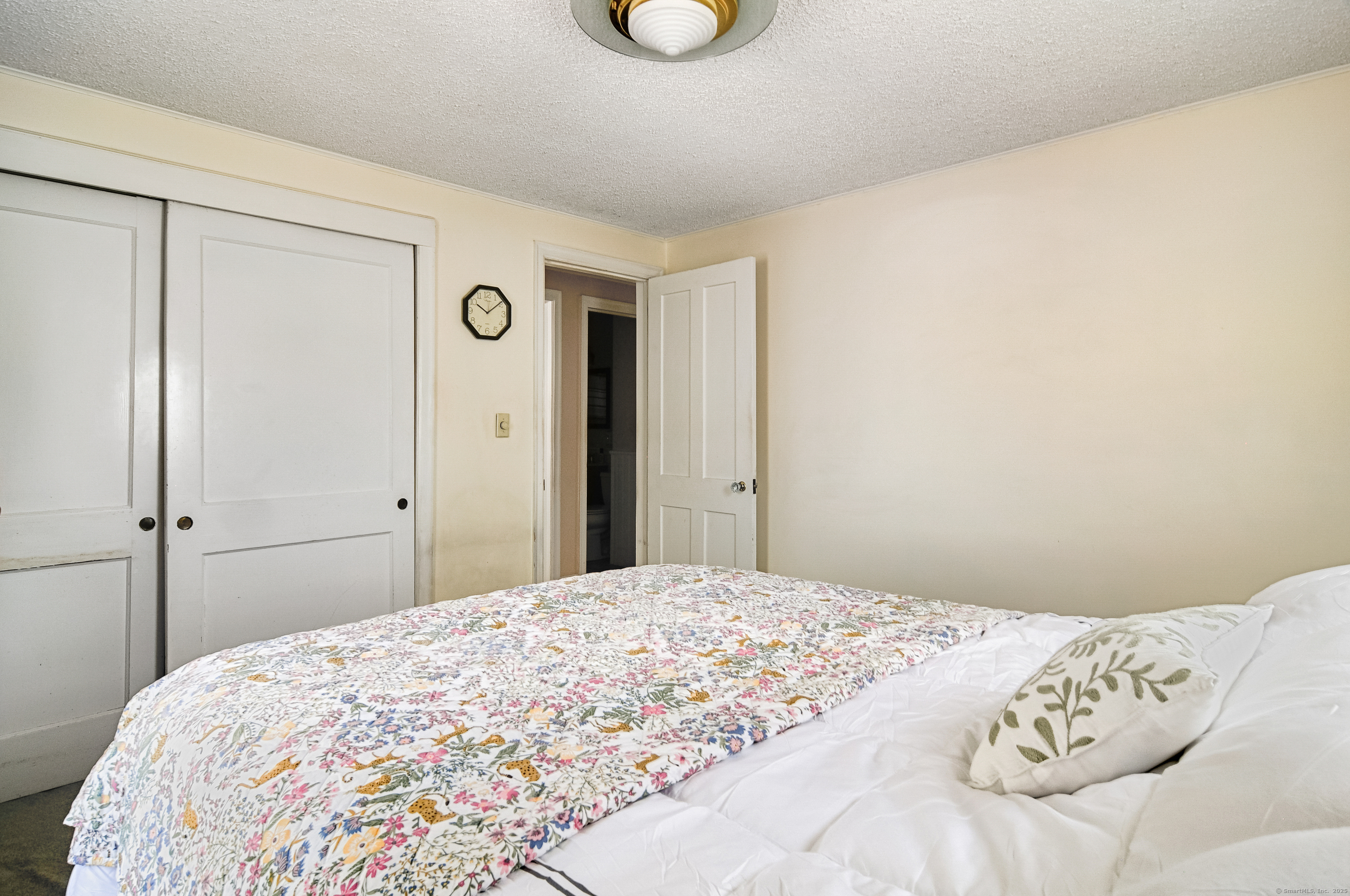 Manchester, Connecticut 06040, United States, 2 Bedrooms Bedrooms, ,1 BathroomBathrooms,Residential,Active,226690