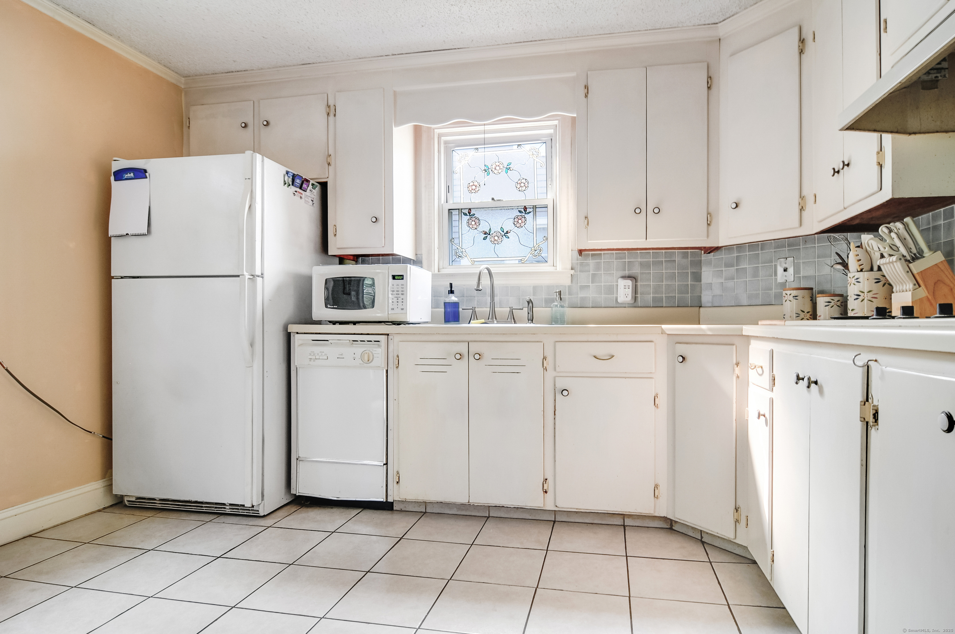 Manchester, Connecticut 06040, United States, 2 Bedrooms Bedrooms, ,1 BathroomBathrooms,Residential,Active,226690