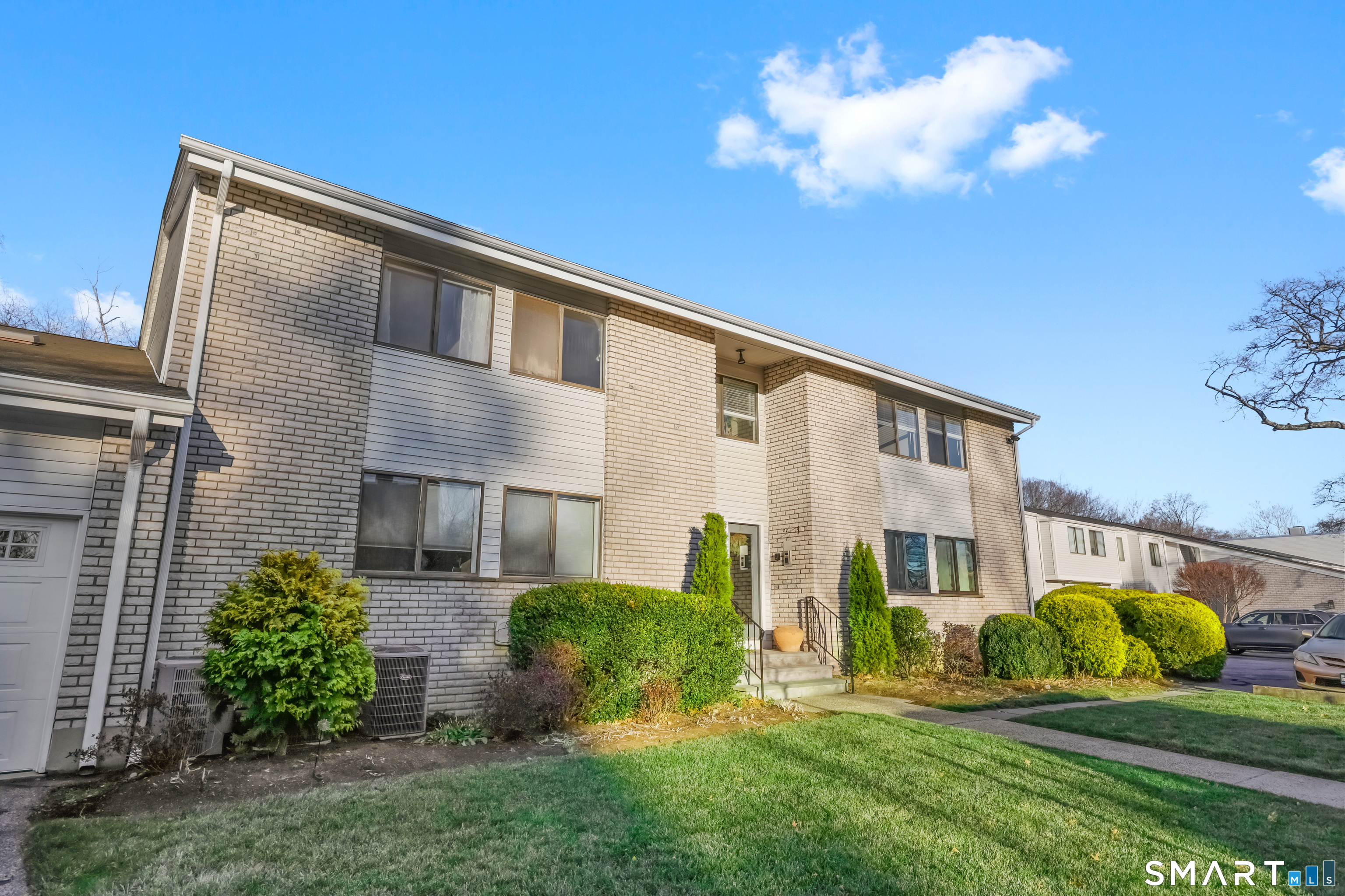 61 Riverside Avenue 14