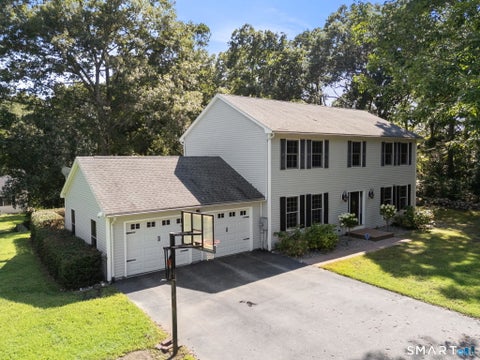 Homes For Sale - 141 Briar Hill Road<br/> New London County, Groton, CT 06340
