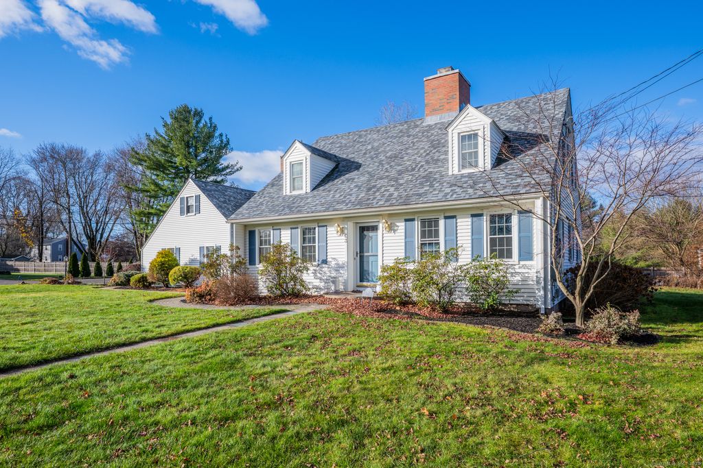 Photo of 63 Meadowood Drive, Middletown, CT 06457 (MLS # 24142770)