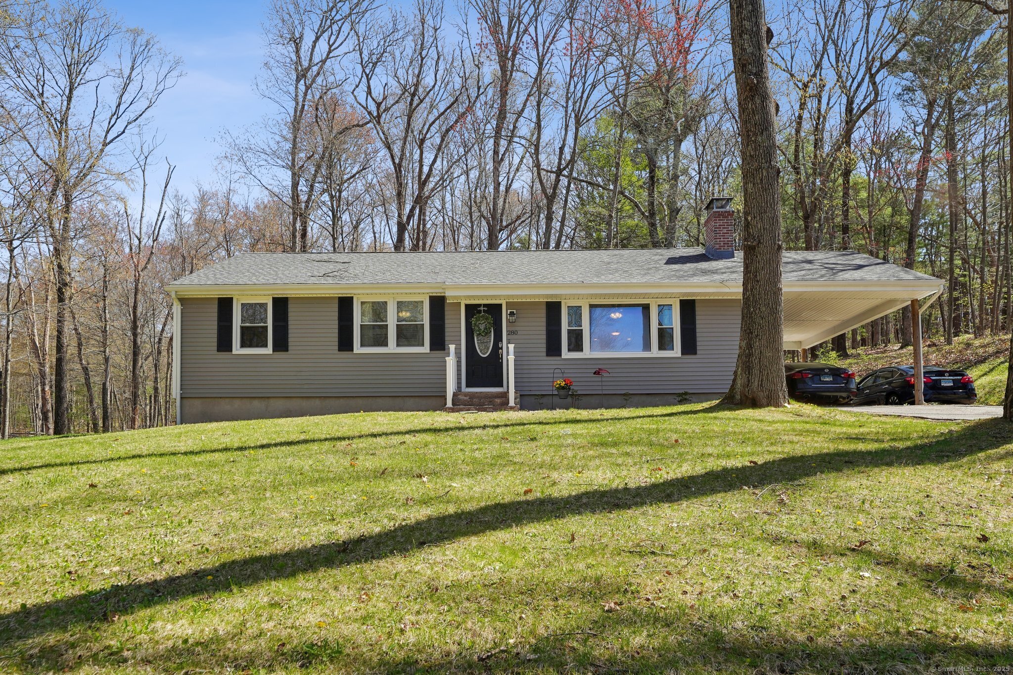 Peter Green Road, Tolland, Connecticut - 3 Bedrooms  
2 Bathrooms  
7 Rooms - 