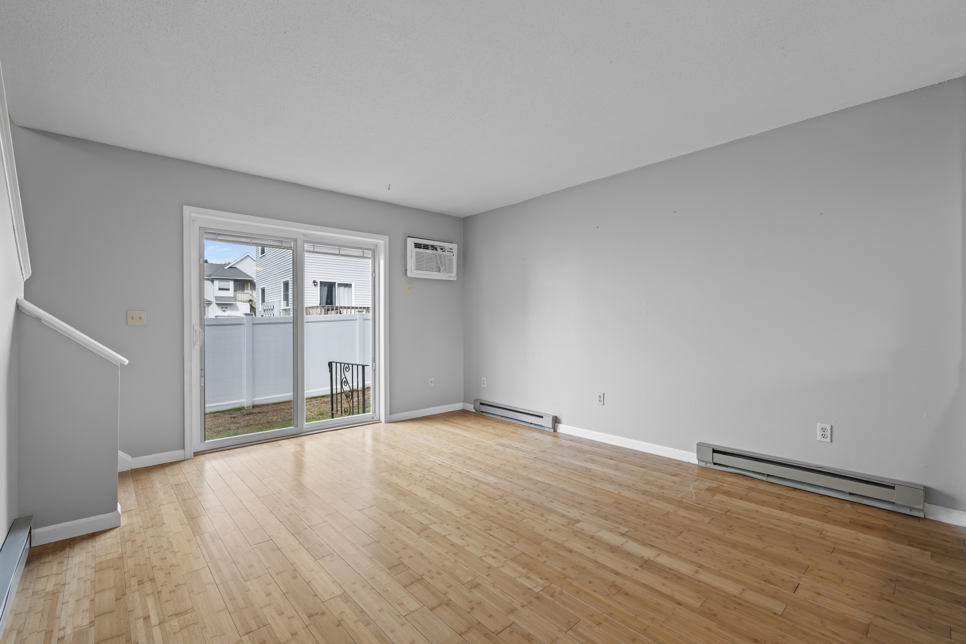 Griswold, Connecticut 06351, United States, 2 Bedrooms Bedrooms, ,2 BathroomsBathrooms,Residential,Active,241430