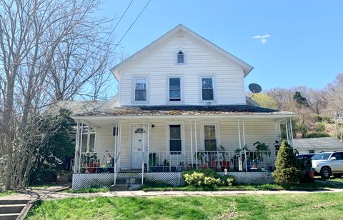 Duplex in Montville CT 290 Maple Avenue.jpg