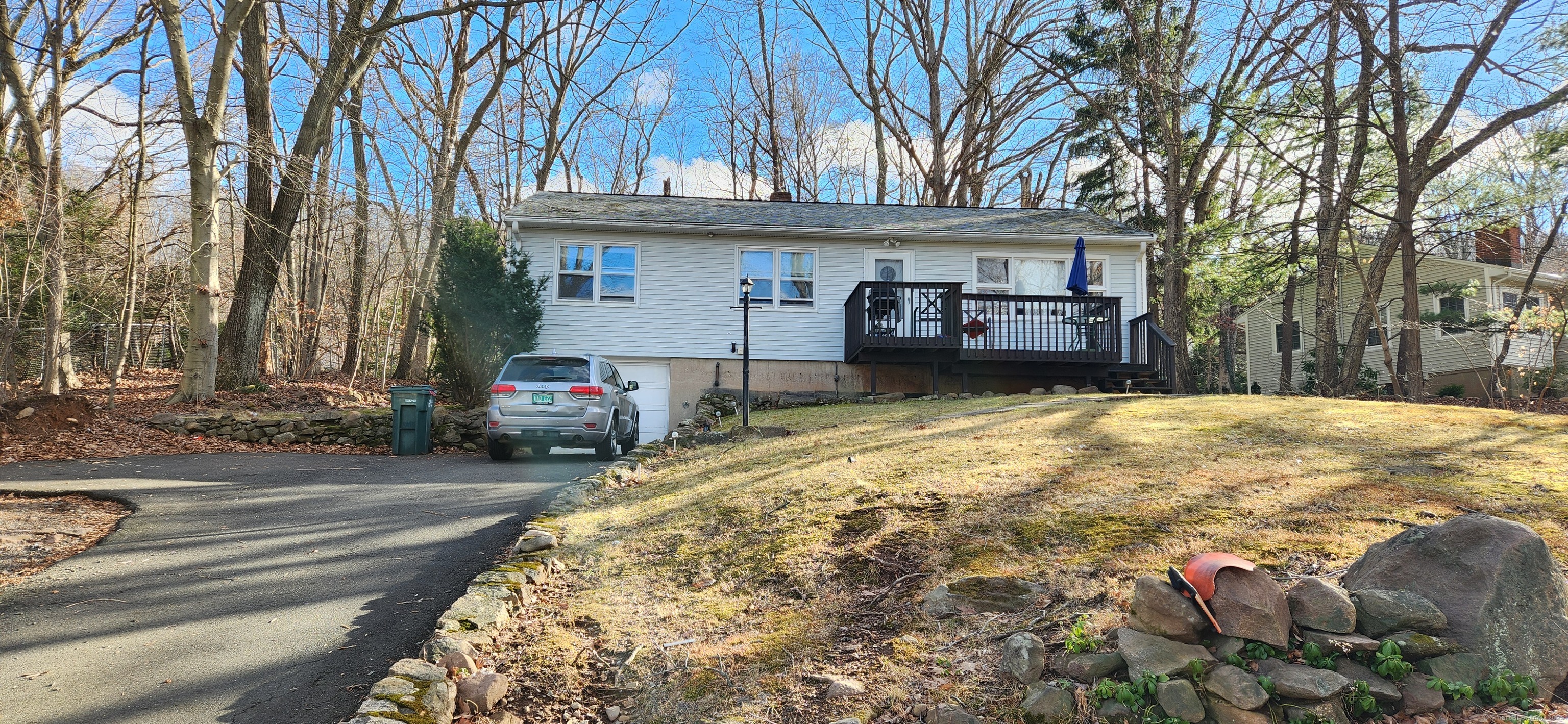 Rental Property at 346 W Woods Road, Hamden, Connecticut - Bedrooms: 4 
Bathrooms: 2 
Rooms: 6  - $3,700 MO.