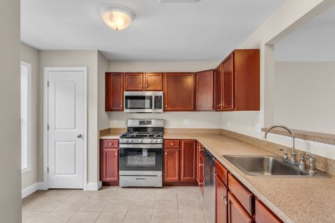 Tiny photo for 15 Freedom Way #92, East Lyme, CT 06357 (MLS # 24151714)