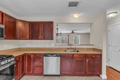 Tiny photo for 15 Freedom Way #92, East Lyme, CT 06357 (MLS # 24151714)