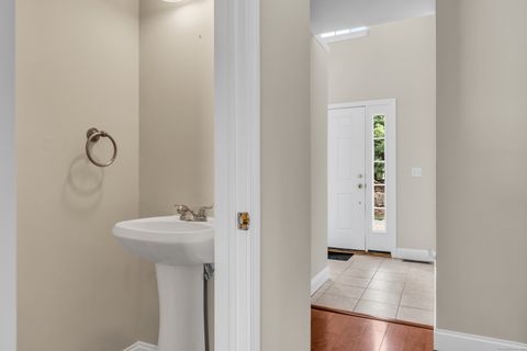 Tiny photo for 15 Freedom Way #92, East Lyme, CT 06357 (MLS # 24151714)