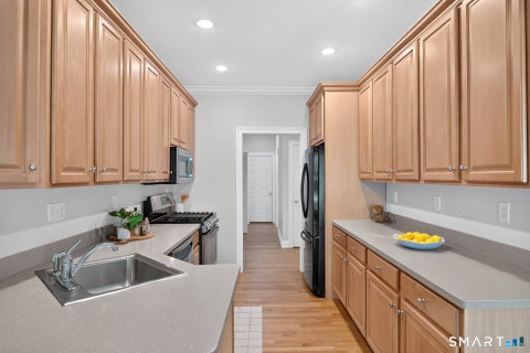 Tiny photo for 10 Chelsea Place #10, Avon, CT 06001 (MLS # 24211248)