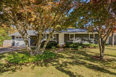 Photo of 84 Camp Street, Middletown, CT 06457 (MLS # 24134847)