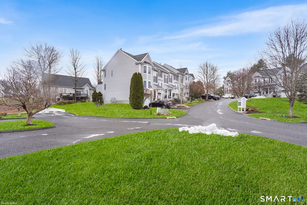 Photo of 5003 Heartwood Lane #5003, Danbury, CT 06811 (MLS # 24144148)