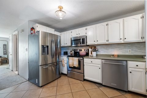 Tiny photo for 198 Bradley Avenue #APT 9, Waterbury, CT 06708 (MLS # 24134428)