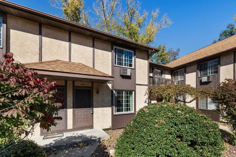 Photo of 198 Bradley Avenue #APT 9, Waterbury, CT 06708 (MLS # 24134428)